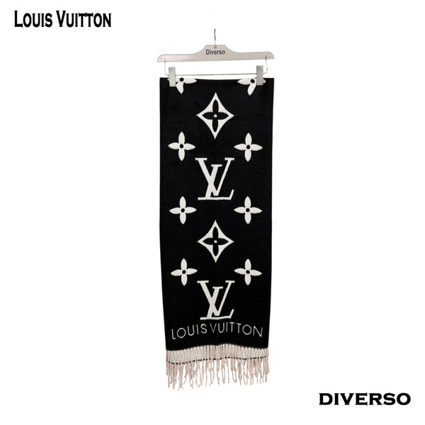 سكارف LV
