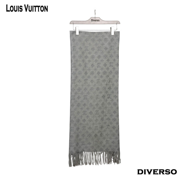 سكارف LV