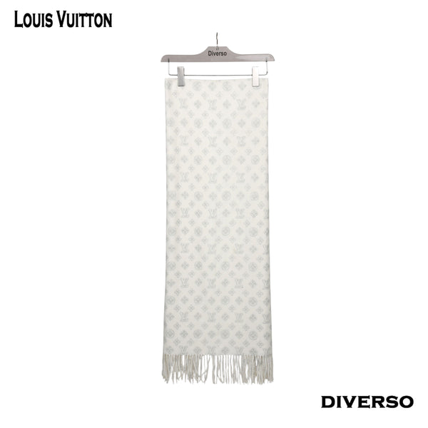 سكارف LV