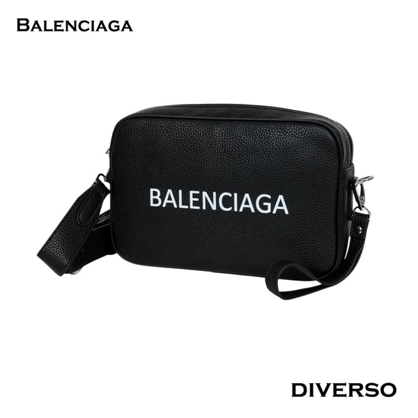 شنطة Balenciaga
